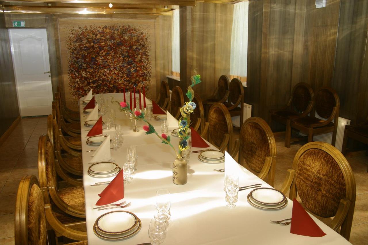 Hotel Azuolynas à Juodkrantė Extérieur photo